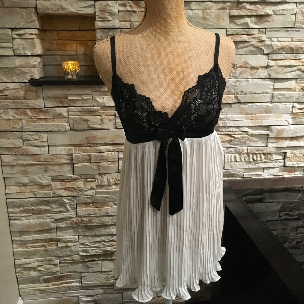 In bloom by Jonquil Women’s  2 Piece Set  Lingerie , Color Ivory/Black